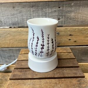Electric Scentsy White and Purple Candle Wax Warmer